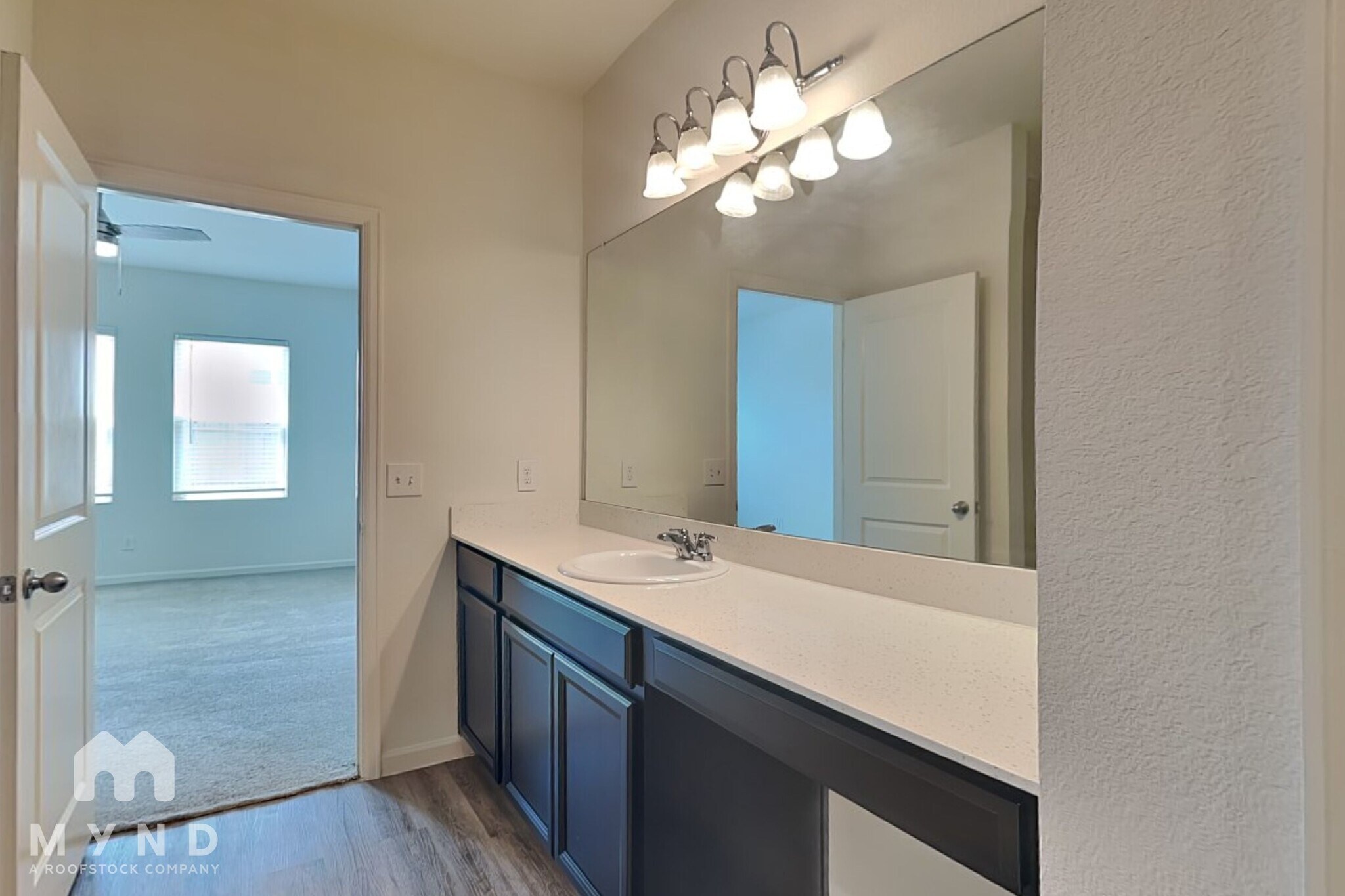 Building Photo - 1044 Banyon Tree Ln