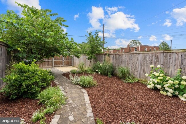 Building Photo - 5515 Chillum Pl NE