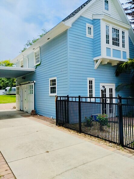 Building Photo - 936 Riverside Dr