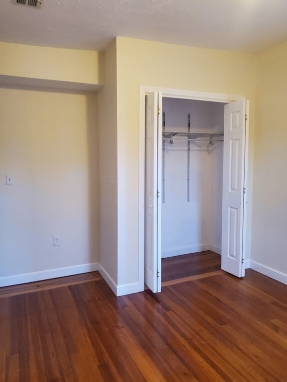 Building Photo - 293 School St