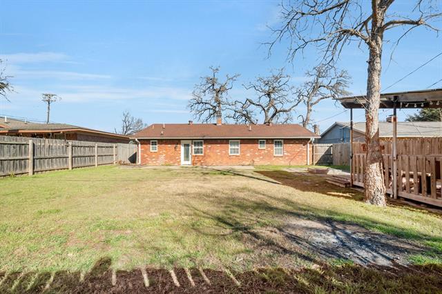 Building Photo - 2320 Meadow Lark