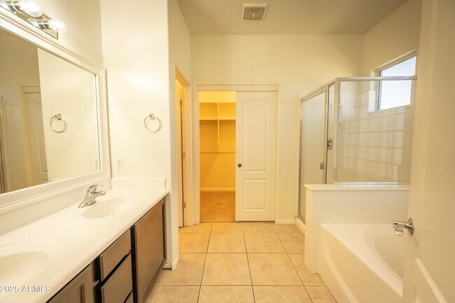 Building Photo - 42920 N Raleigh Ct