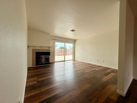 Building Photo - 3285 Oak Knoll Dr