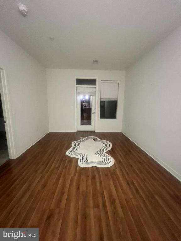 Building Photo - 401 Race St