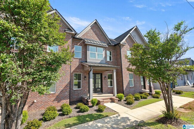 Building Photo - 829 21st Ave E