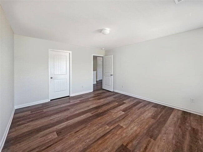Building Photo - 6869 Lake Overlook Ln