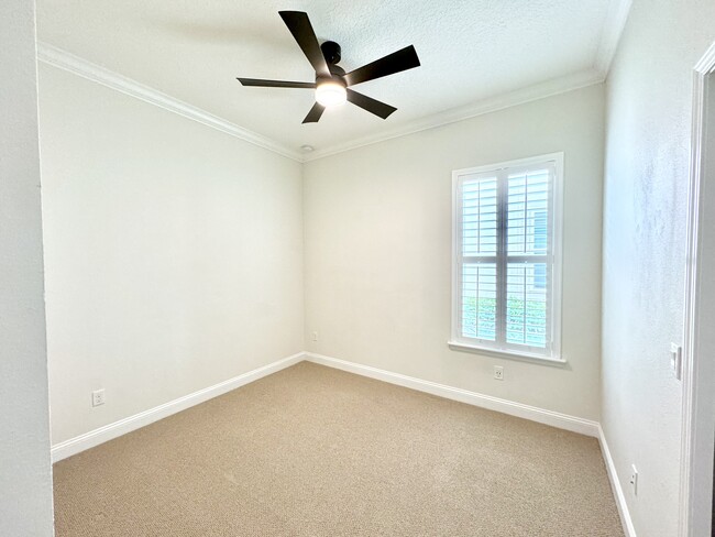 Building Photo - 45 Rinaldo Way