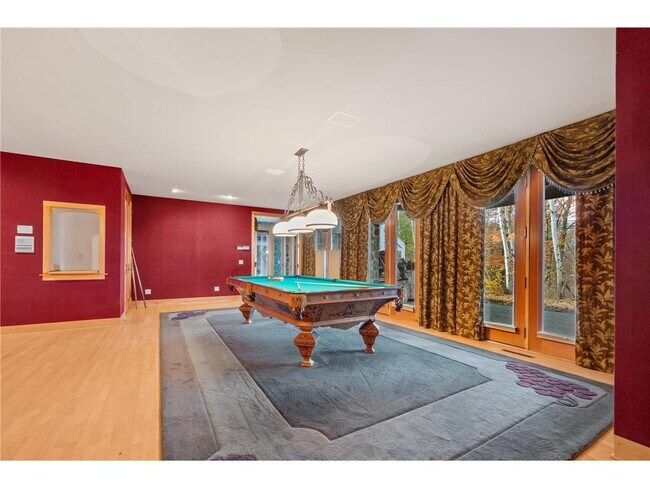 Building Photo - 1560 Bluff Creek Dr