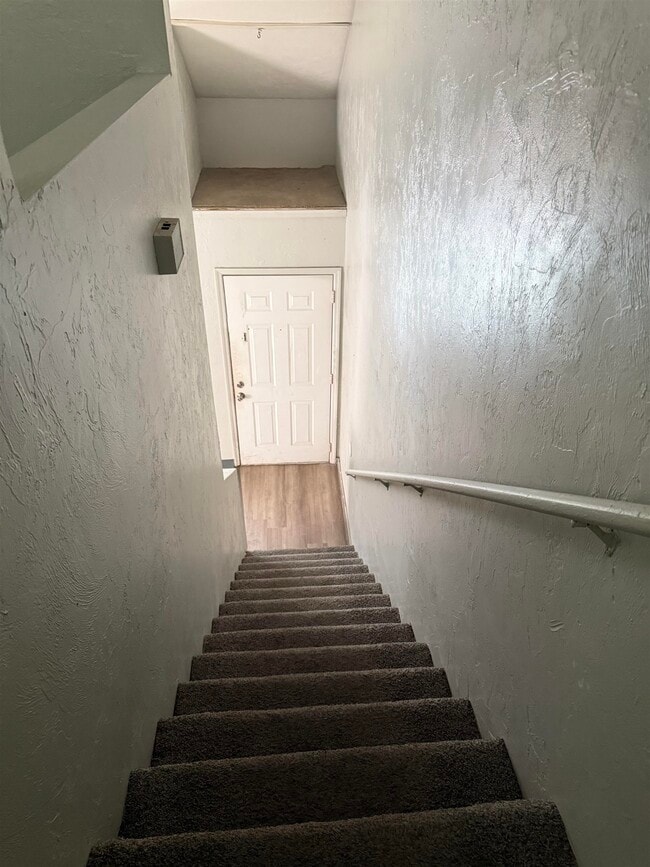 Building Photo - 1832 Nekoma Ct