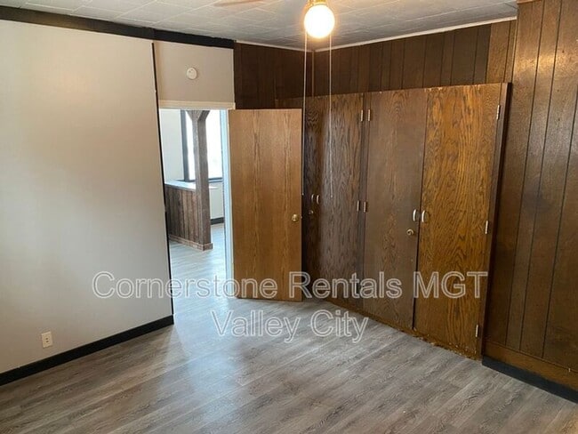 Building Photo - 261 College St SE