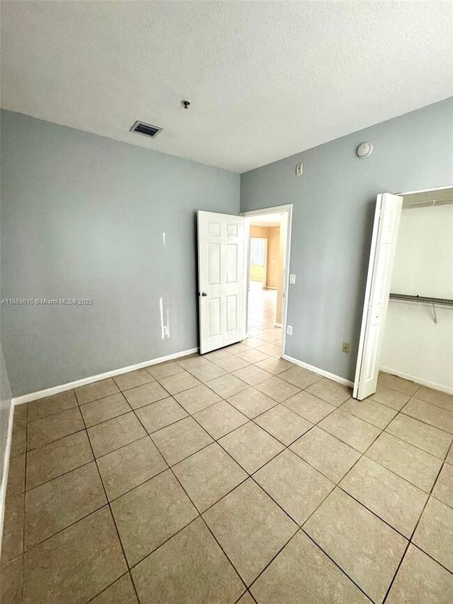Building Photo - 4402 SW 160th Ave