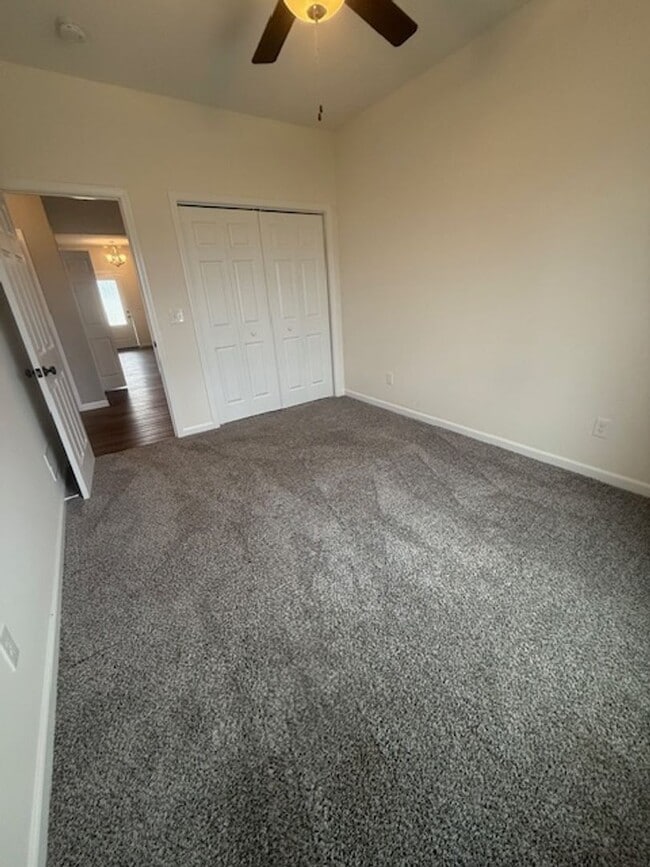 Building Photo - Charming 3-bedroom/2-bathroom single family home in Washington, IL