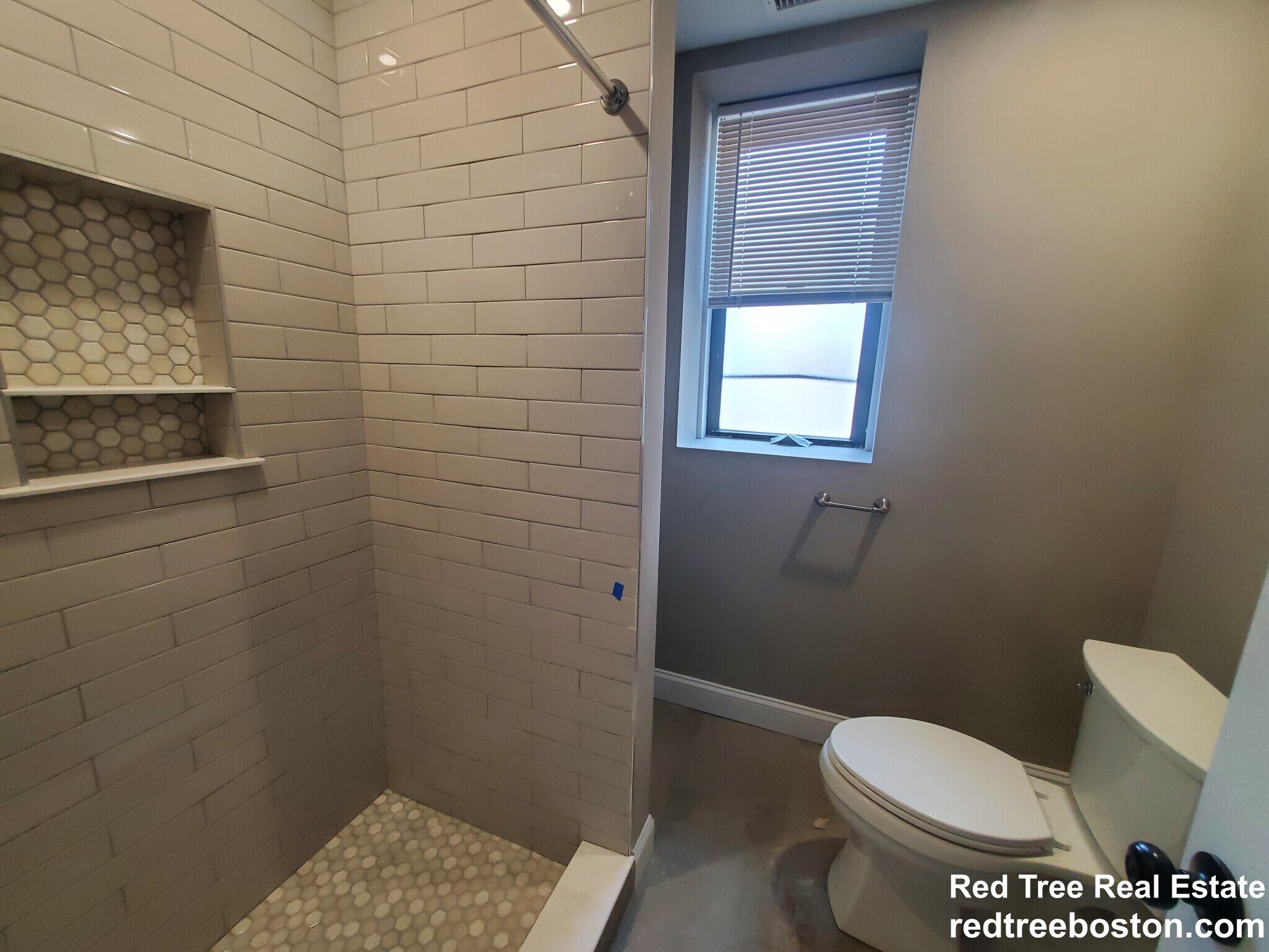 Building Photo - 1914 Beacon St