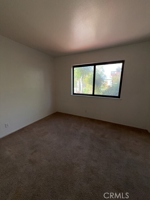 Building Photo - 10 Royale Ave