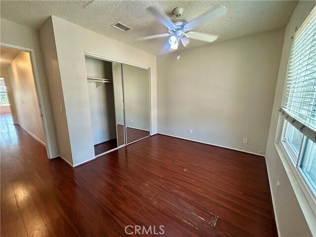 Building Photo - 10 Bluff Point Cir