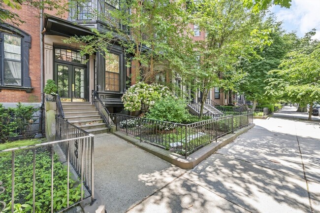 Building Photo - 235 Beacon St