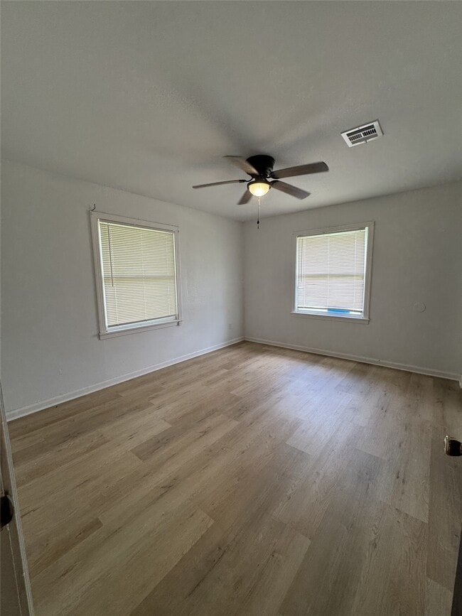 Building Photo - 612 Sunset Ln