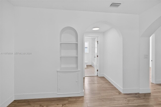 Building Photo - 1801 SW 5th St