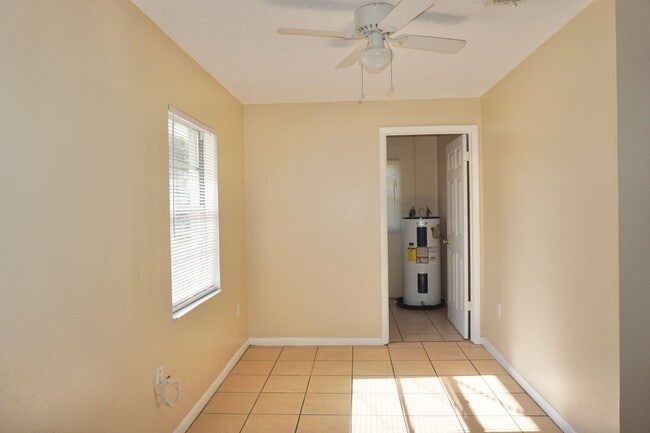 Building Photo - 2571-2575 Elm Ave