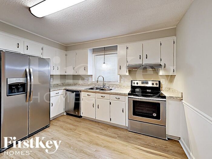 Building Photo - 6107 Rockwell Dr