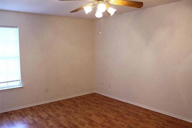 Building Photo - 9702 Nightjar Dr