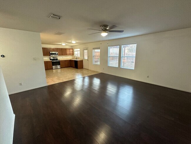 Building Photo - Beautiful Home in Stone Oak!