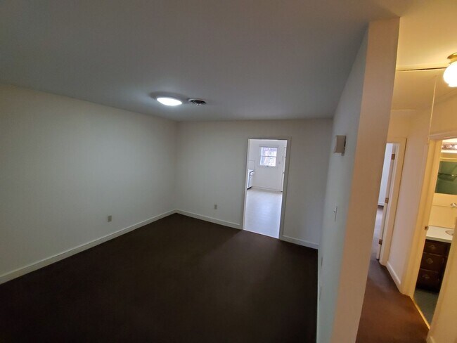 Building Photo - 34 S Hanover St