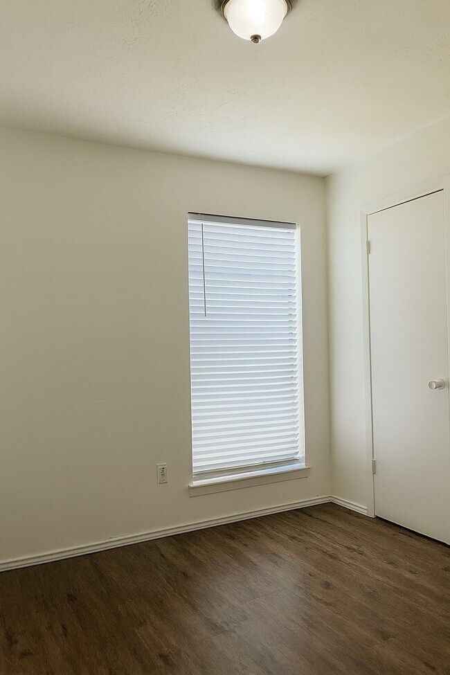 Building Photo - 2706 Mayflower Landing Ct