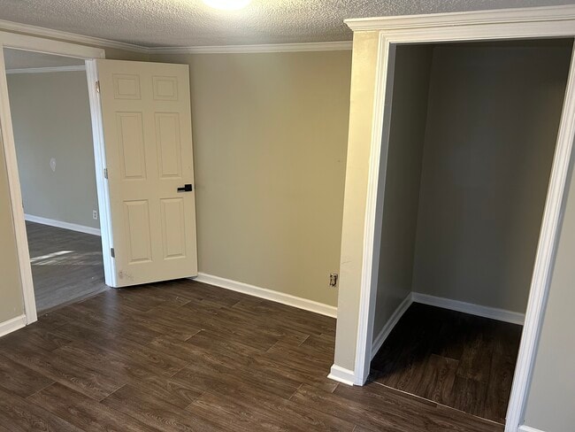 Building Photo - 814 King St