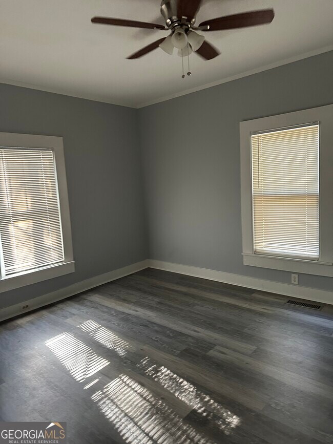 Building Photo - 2134 Main St NW