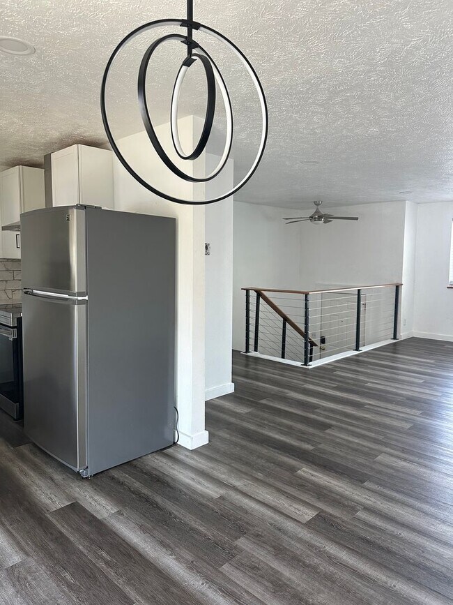 Building Photo - York Duplex