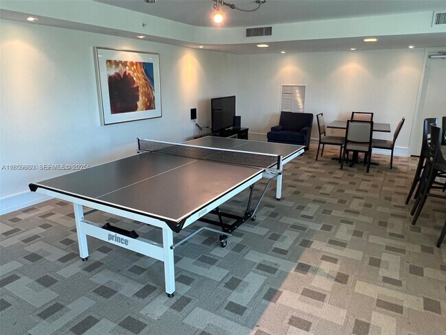 Building Photo - 3131 NE 188th St