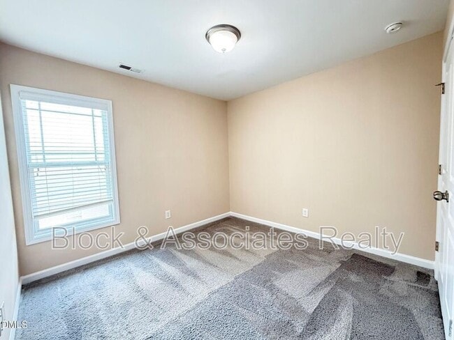 Building Photo - 705 Keystone Park Dr