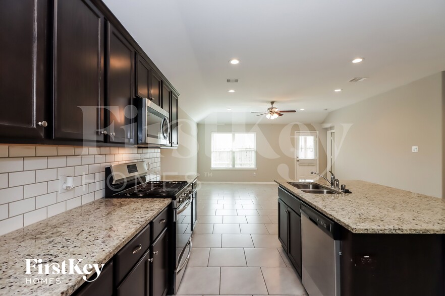 Building Photo - 3003 Veeder Pass Ln
