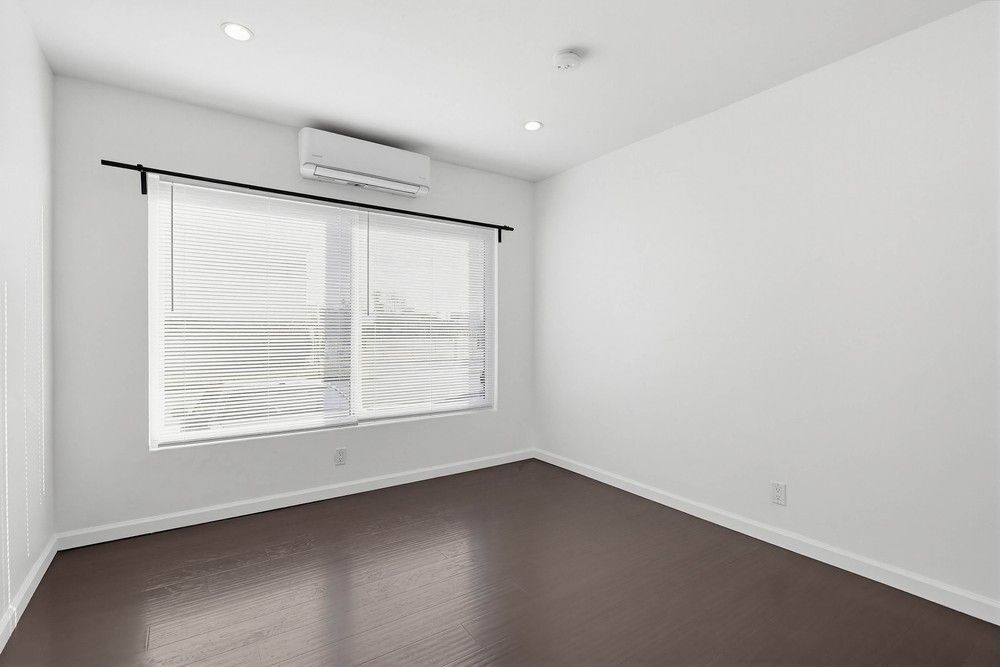 Building Photo - 6065 Pickford Pl