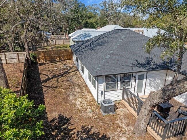 Building Photo - 219 Satsuma Rd
