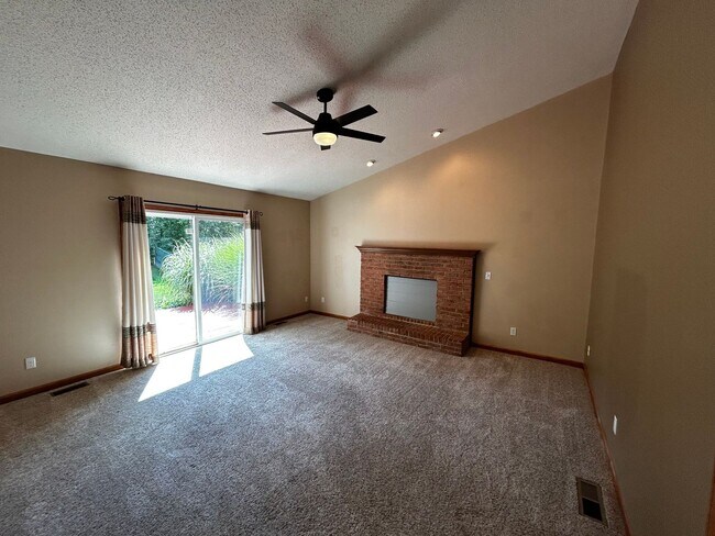 Building Photo - 4 Bedroom Home in Ann Arbor School District