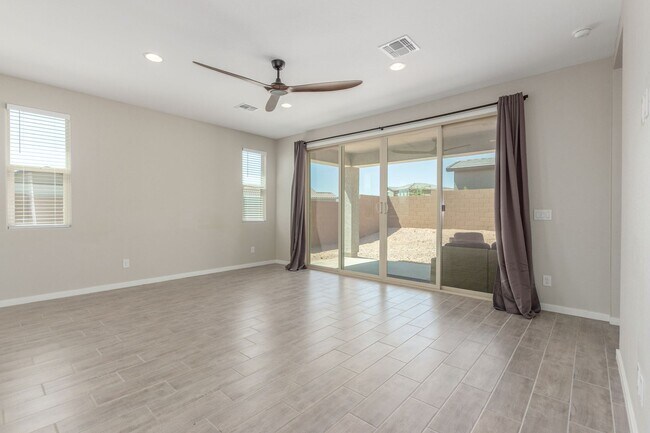 Building Photo - 18434 E Camila Dr