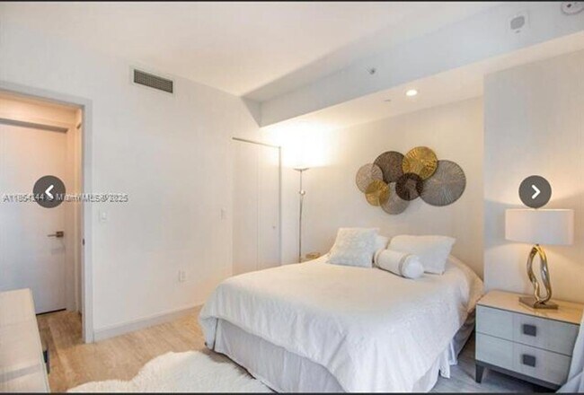 Building Photo - 55 SW 9th St