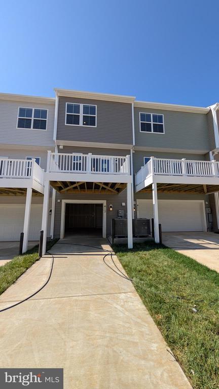 Building Photo - 413 SILVER BIRCH Dr