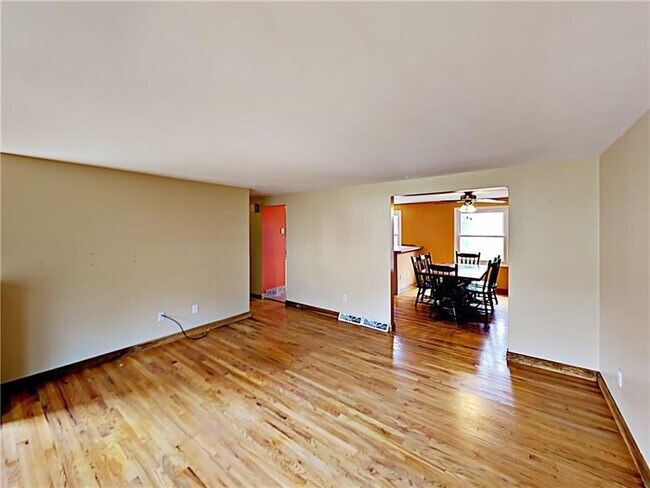 Building Photo - 517 Malabar Dr