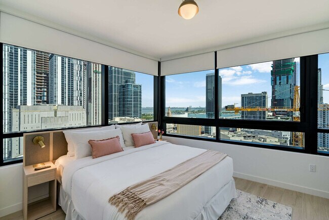 Building Photo - 225 N Miami Ave