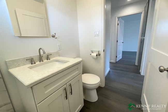 Building Photo - Fully Remodeled 3 Bedroom Home in Sunshine...