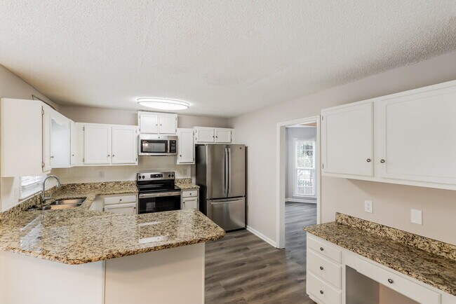 Building Photo - 739 Glenspring Dr