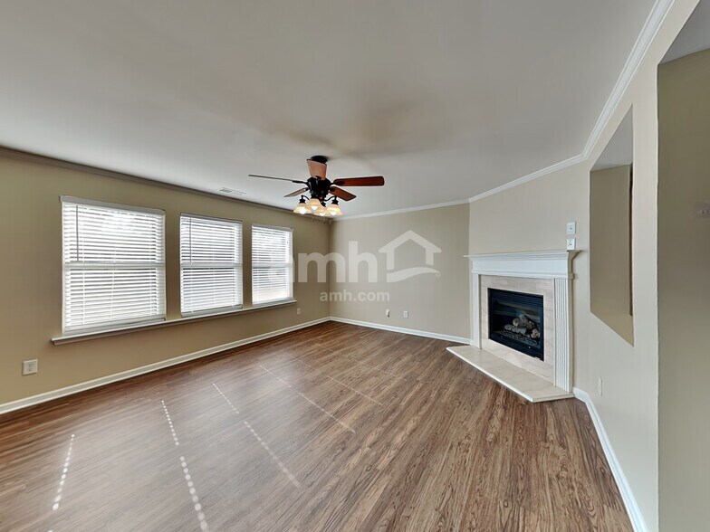 Building Photo - 202 Annaberg Ln