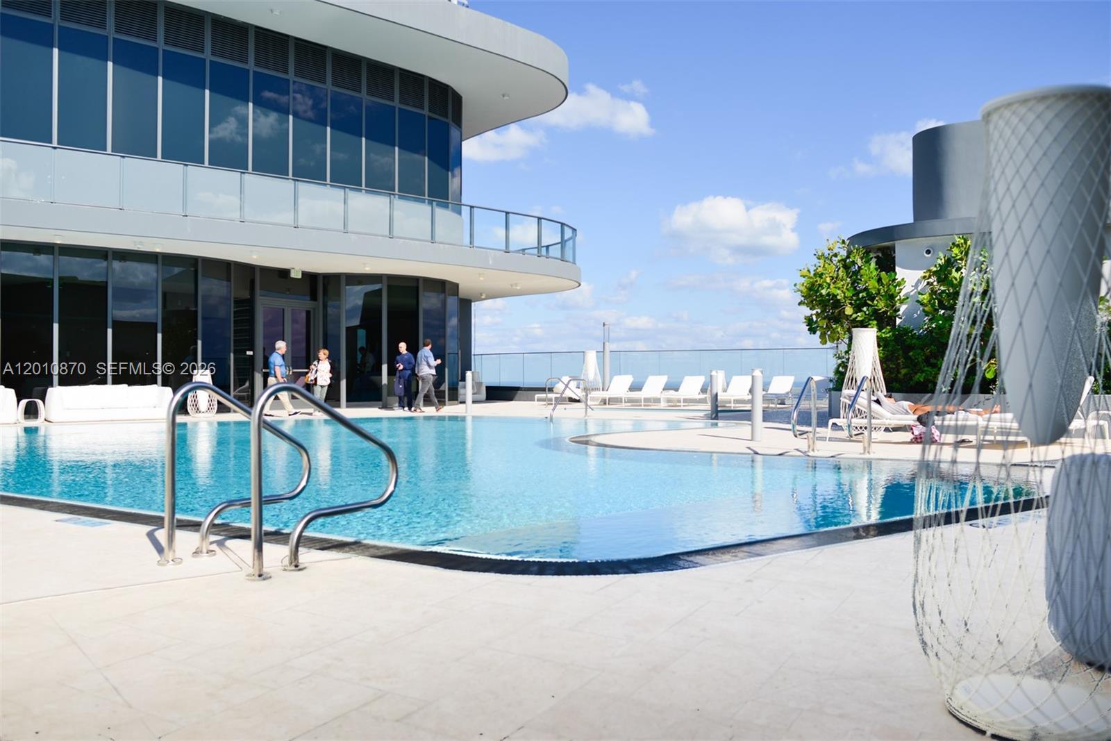 Building Photo - 1000 Brickell Plz