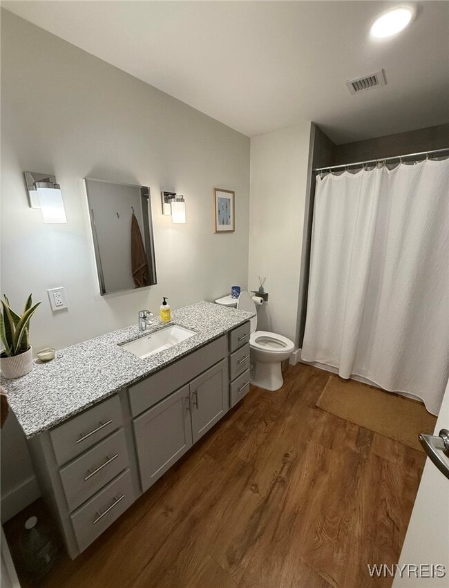 Building Photo - 1585 Hertel Ave