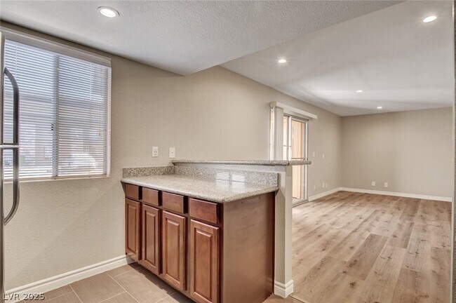 Building Photo - 5240 Indian River Dr