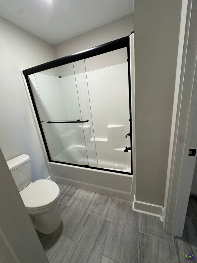 Building Photo - 116 Perth Ct