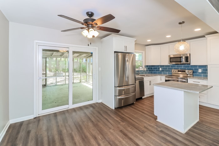 Building Photo - 3293 Chisholm Trail SW